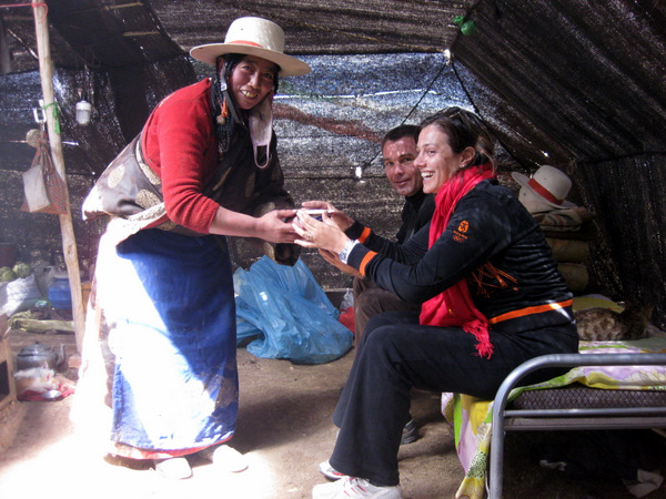 Drinking tea with Tibetan nomads