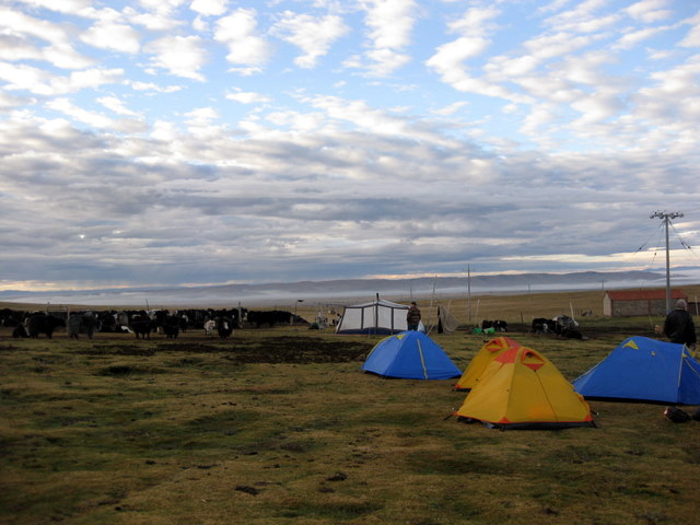 Camping with Tibetan nomads in Tibet