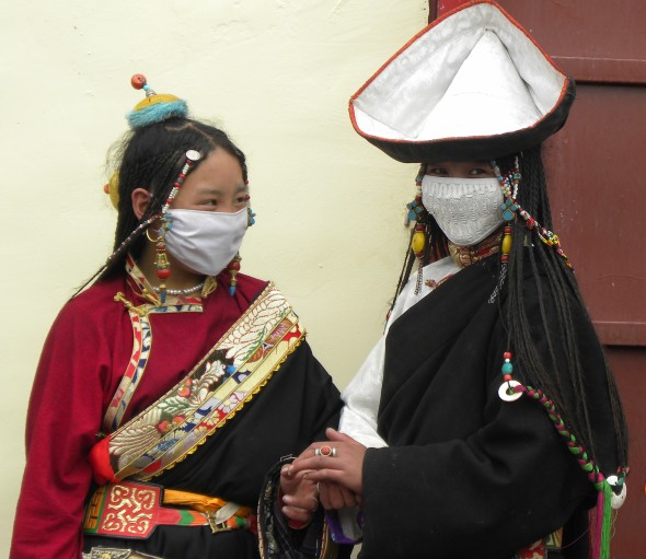 2 pilgrims from Nakchu area in the Barkhor street